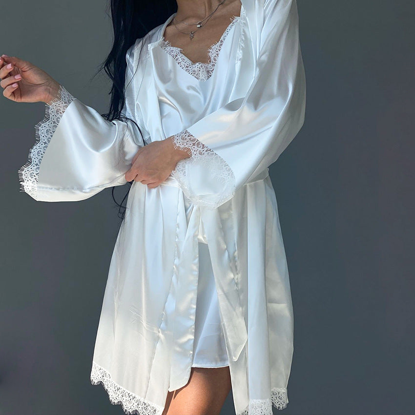 Moteriški naktinukai su chalatu