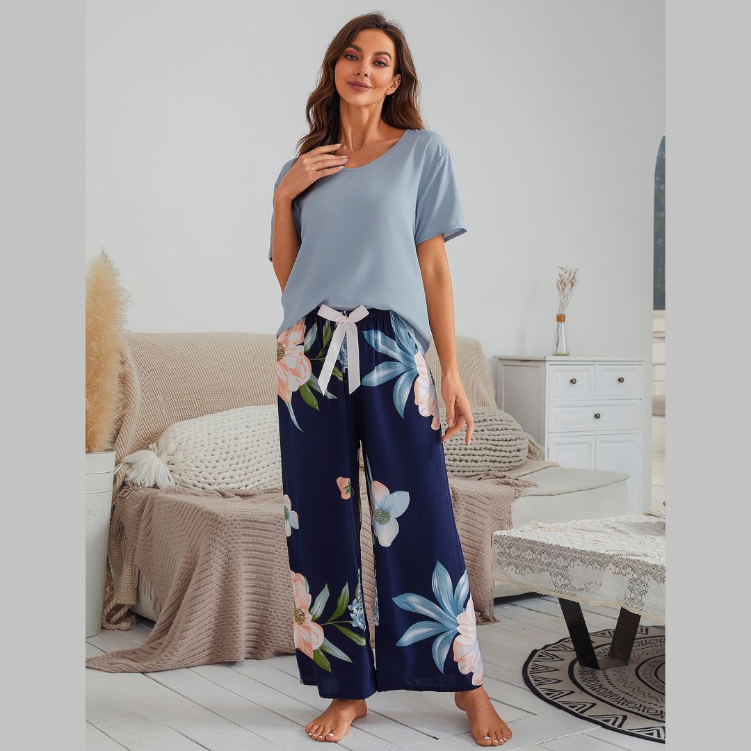 melsvos spalvos moteriška pižama internetu