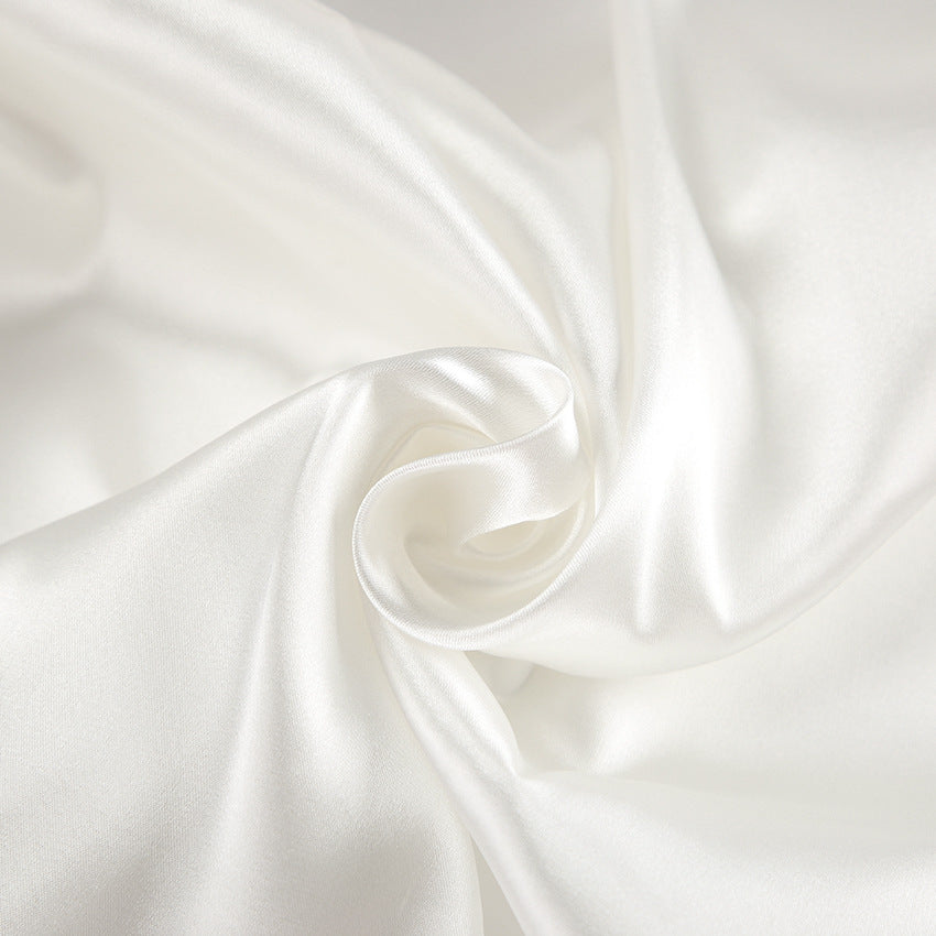 Atlasiniai naktinukai su chalatu