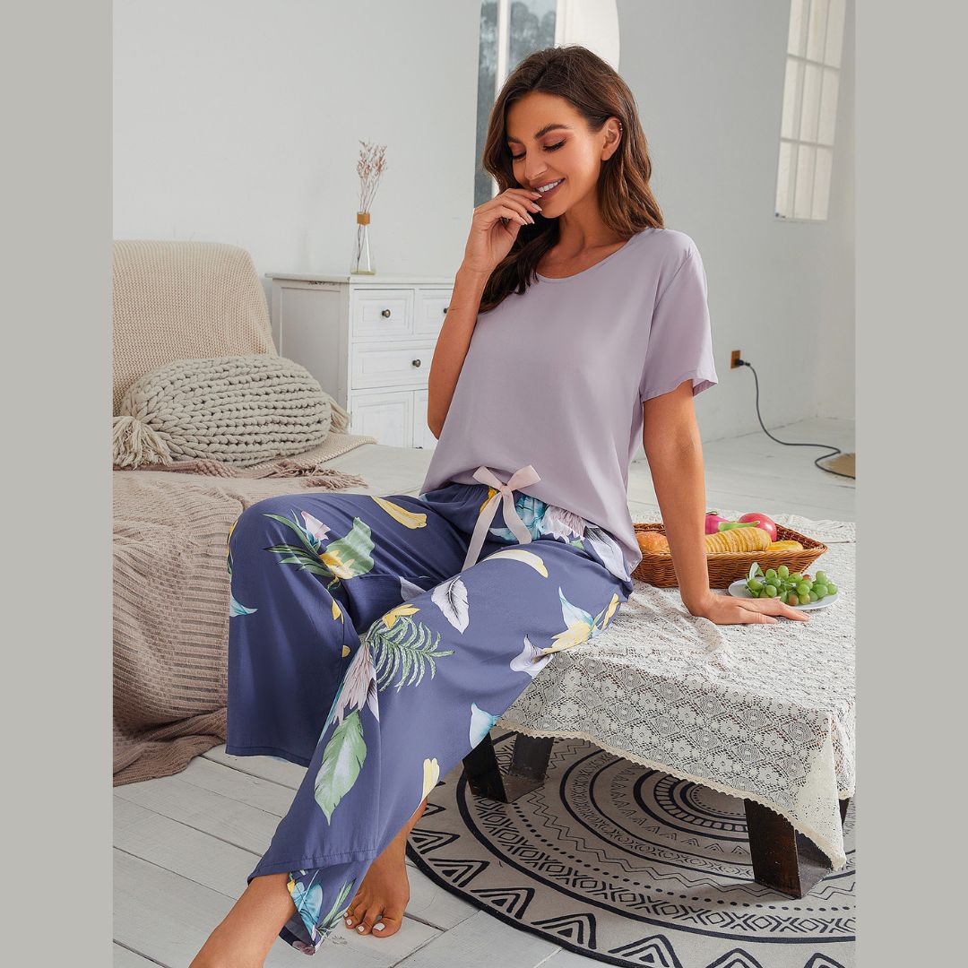 levandų spalvos pižama moterims trumpomis rankovėmis