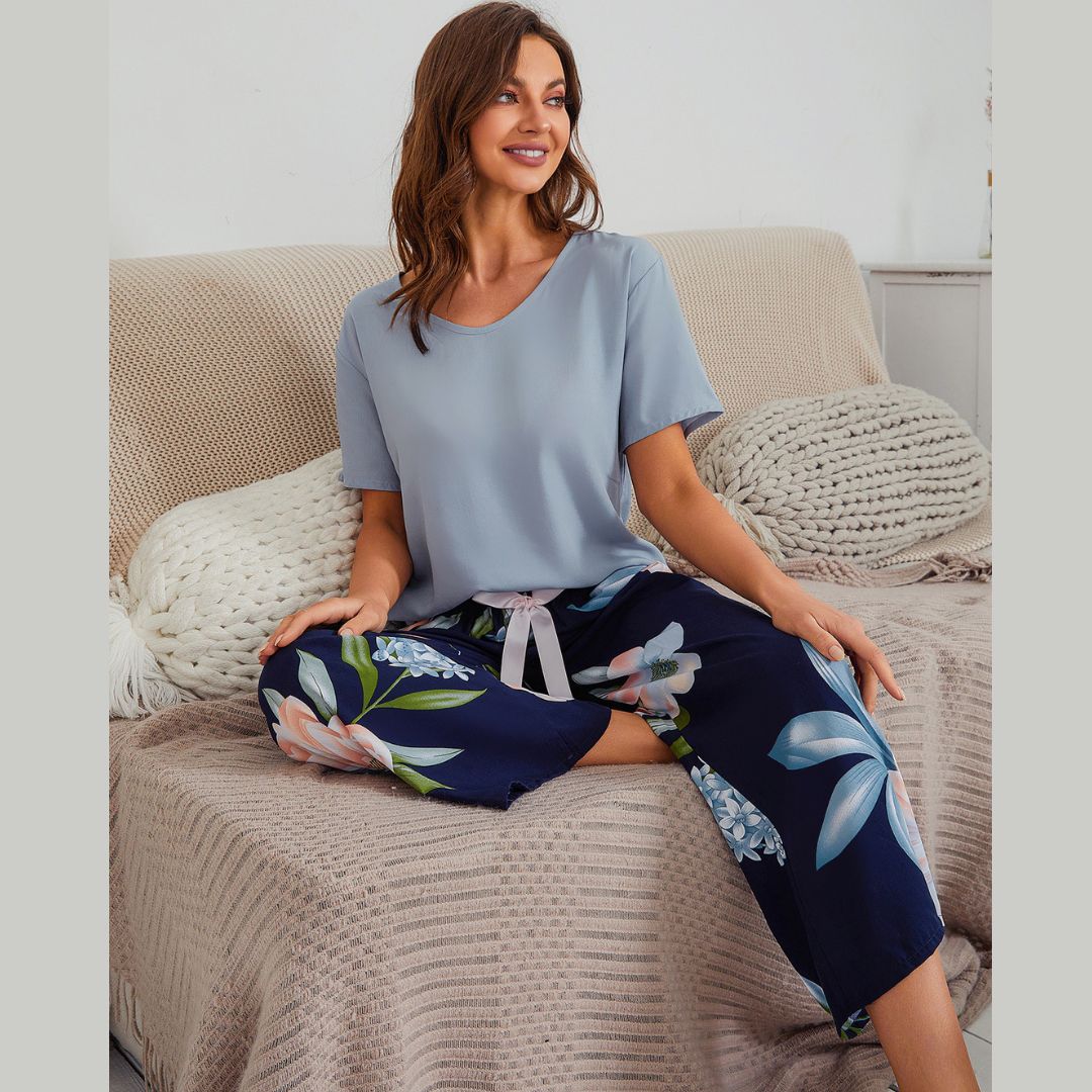 patogi pižama moterims melsvos spalvos