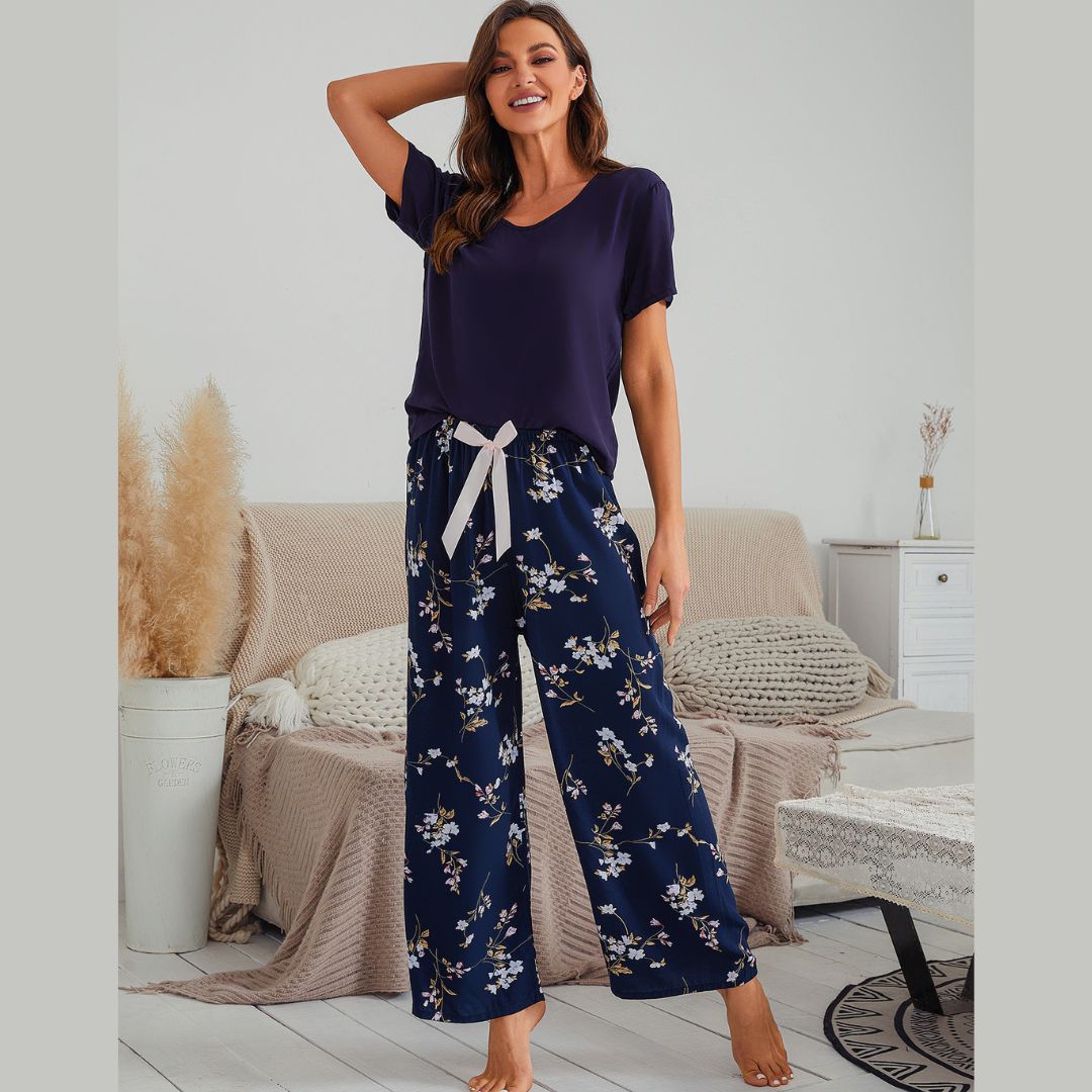 elegantiška pižama moterims trumpomis rankovėmis ir plačiomis kelnėmis